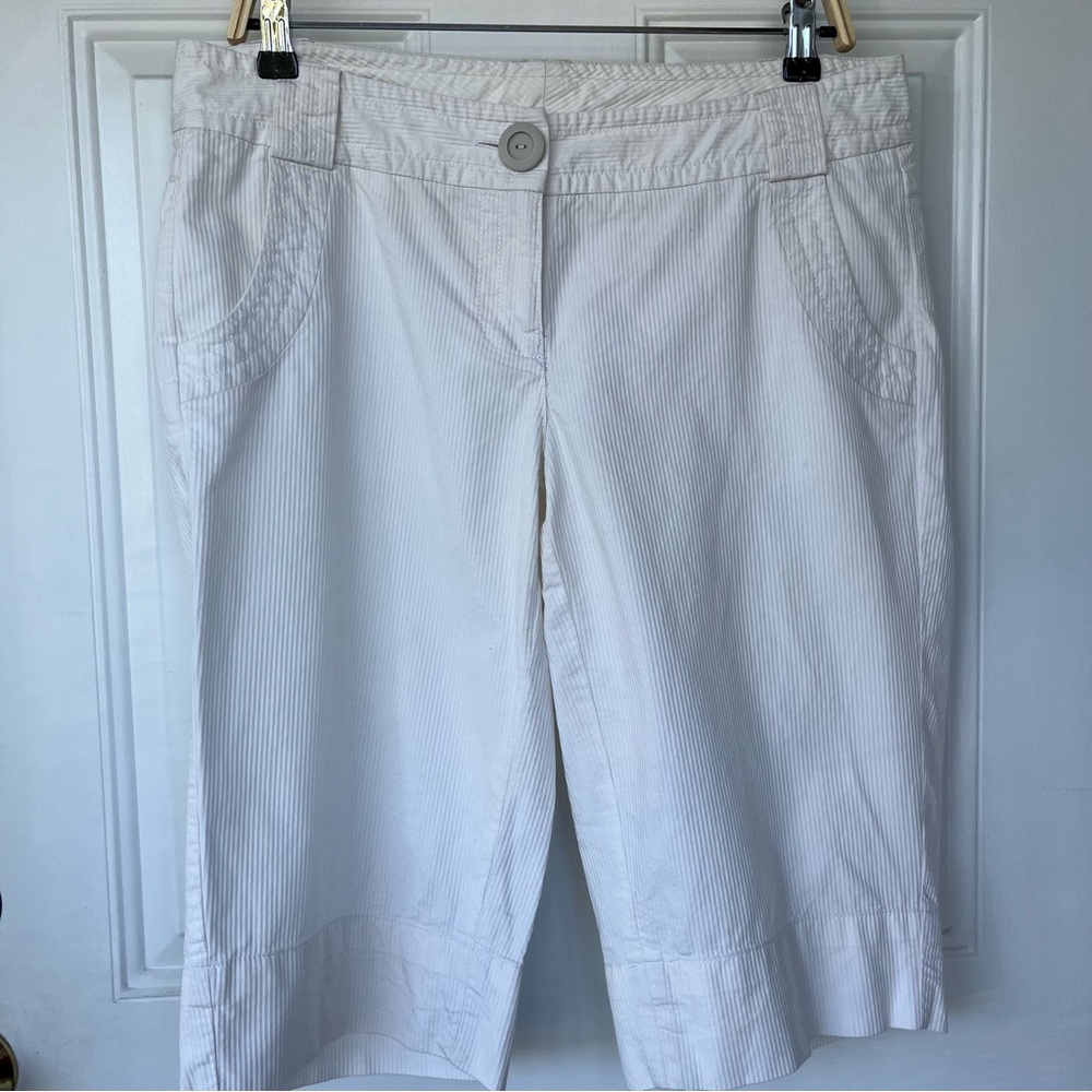 •Kenzie• Women’s Bermuda Length Shorts - Size 10